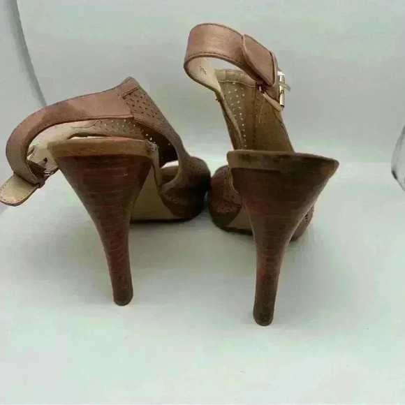 Nine West Leather stack Wooden Heel Peep Toe Sandal with Heel Strap and Buckle - Picture 12 of 16